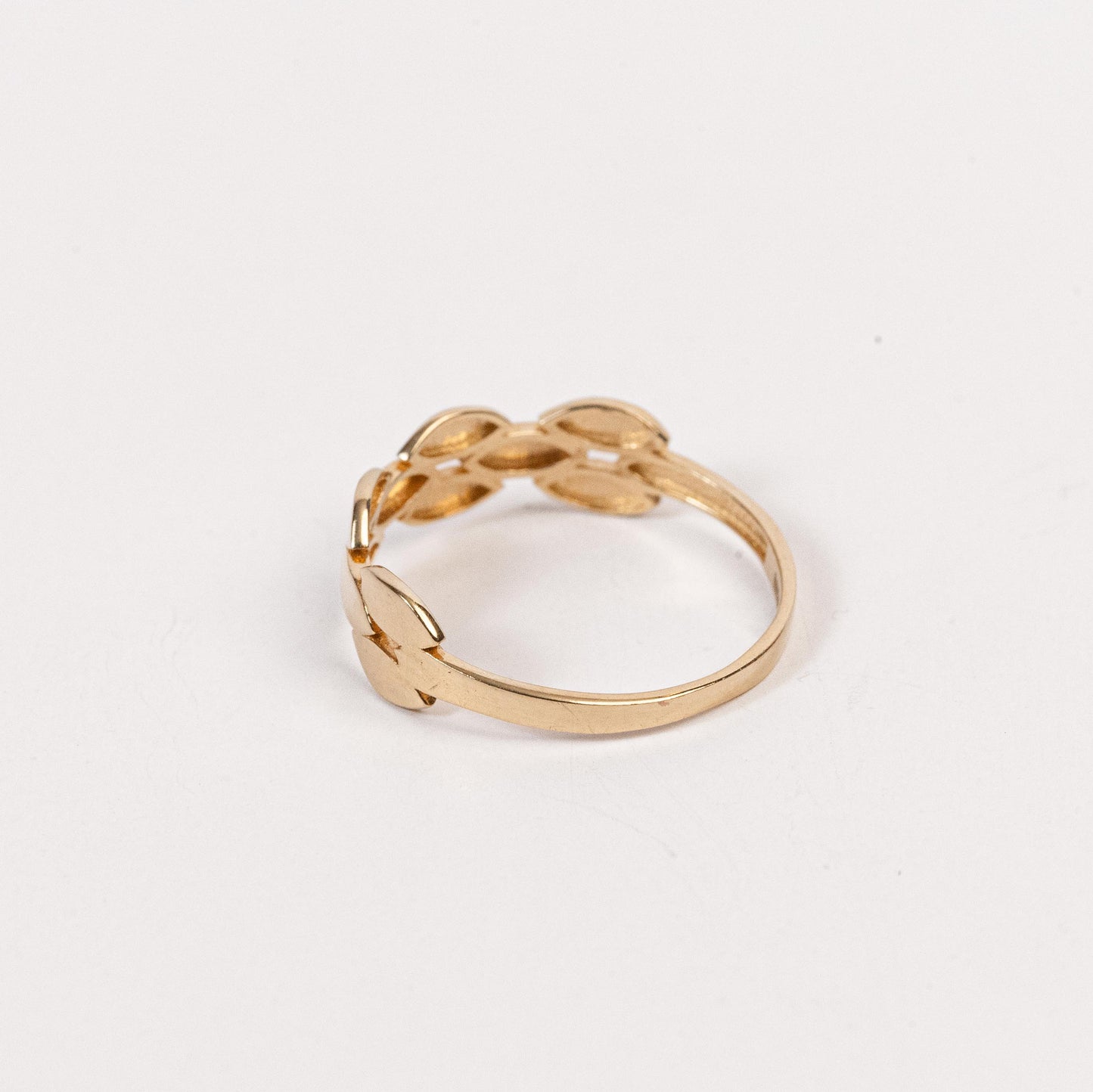 Clustered Leaves Ring