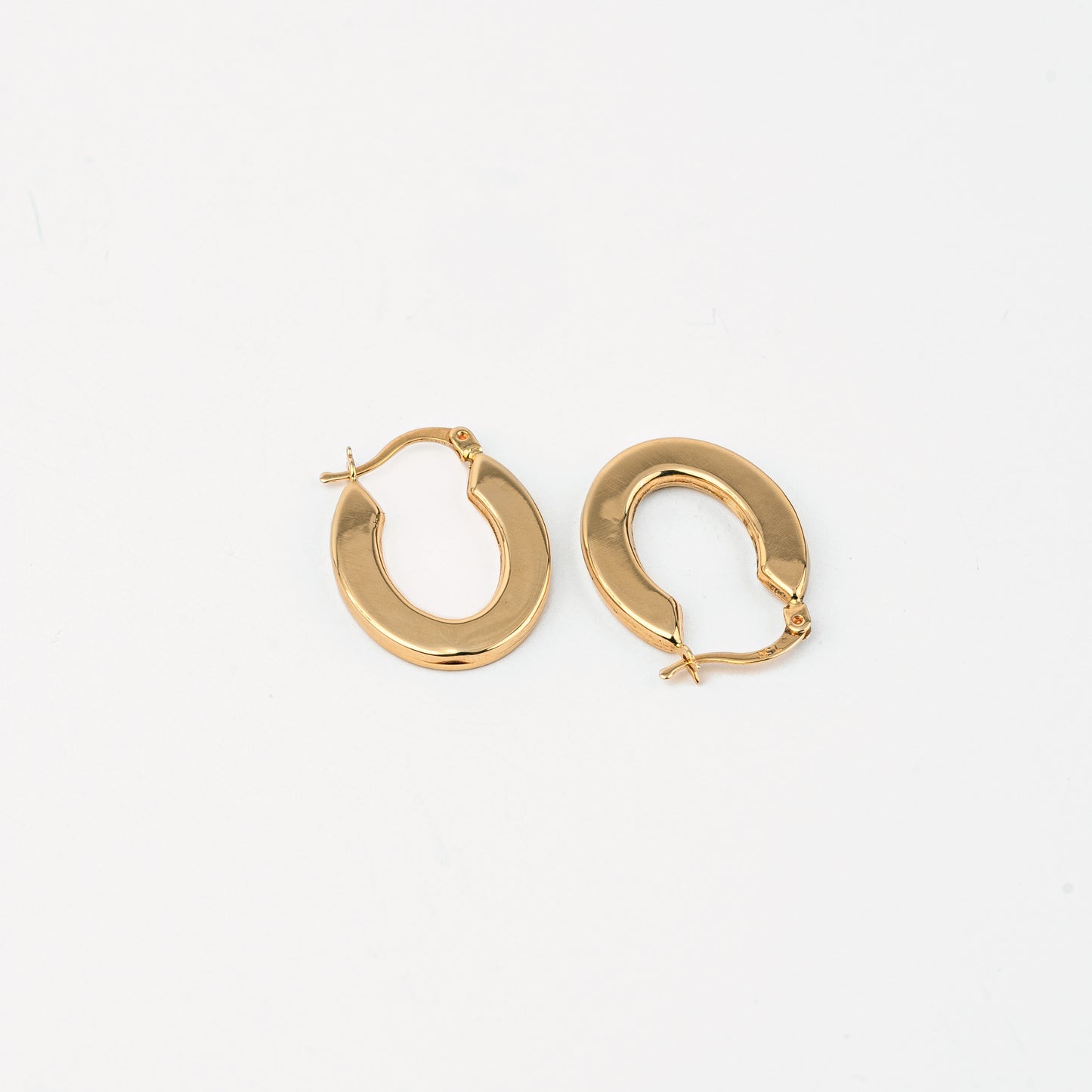 Minimal Oval Hoop Earrings
