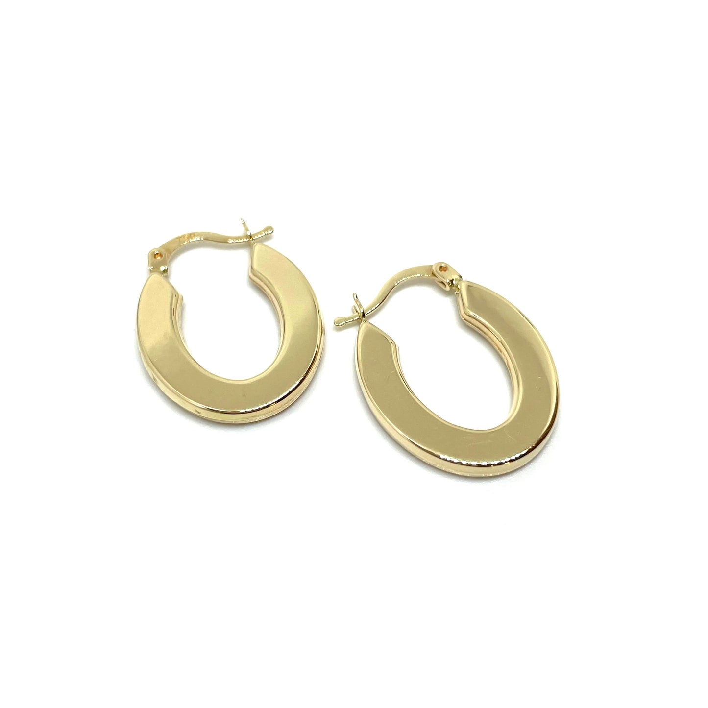 Minimal Oval Hoop Earrings