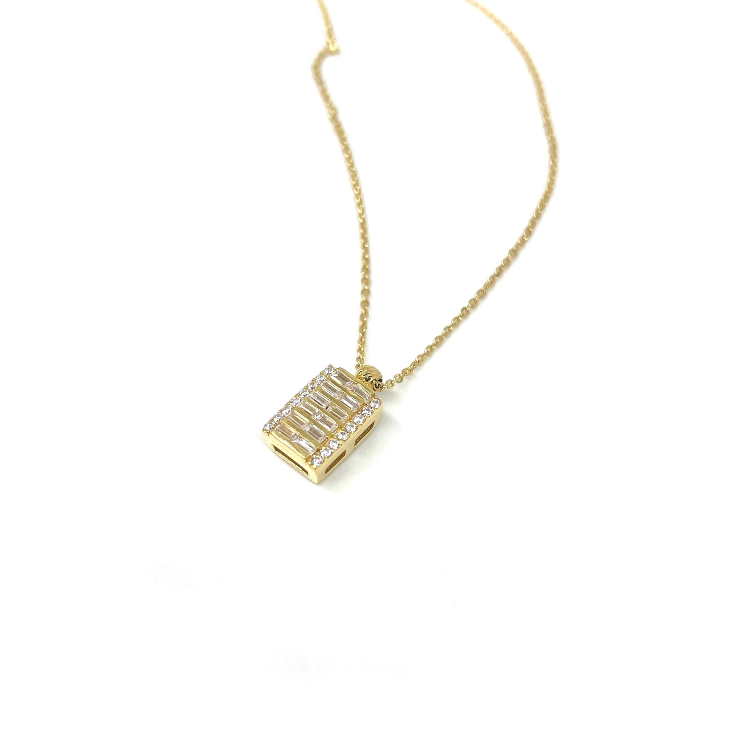 White and Gold Pendant Necklace