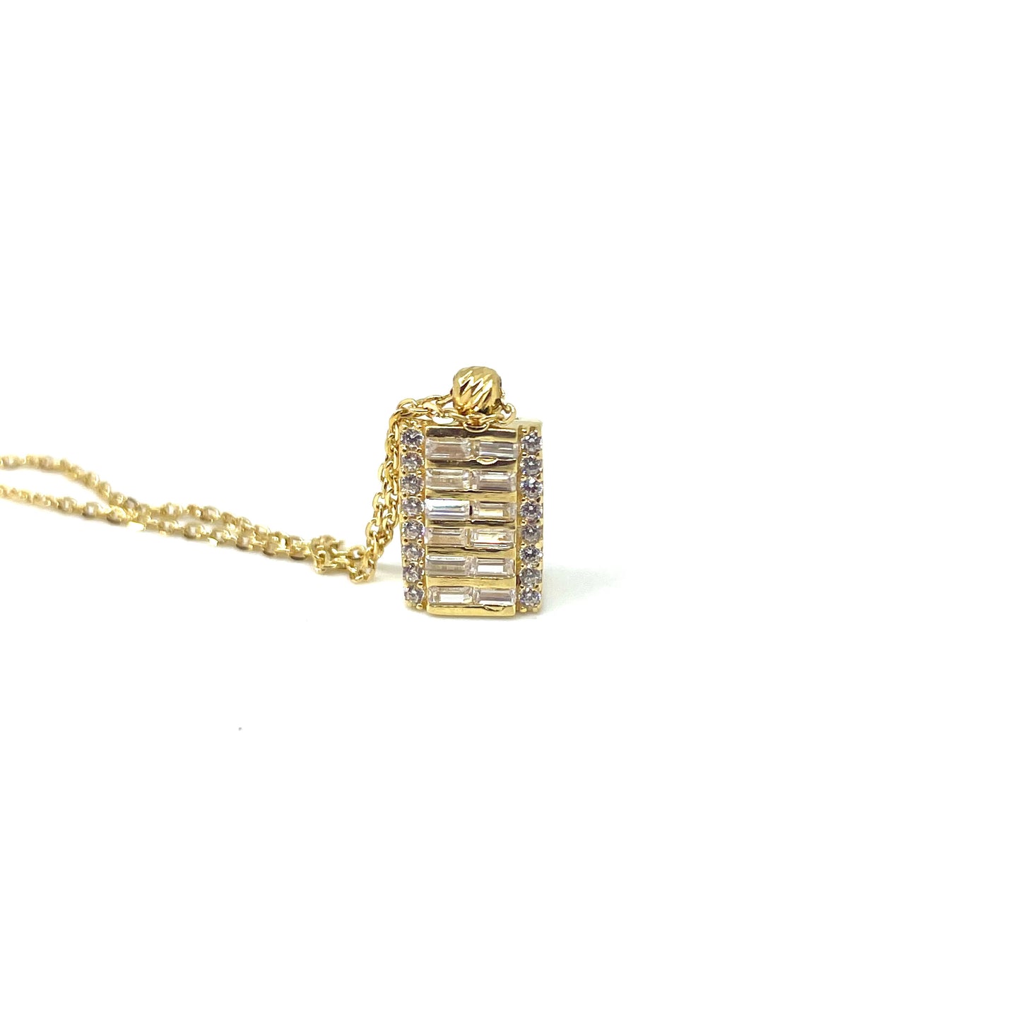 White and Gold Pendant Necklace