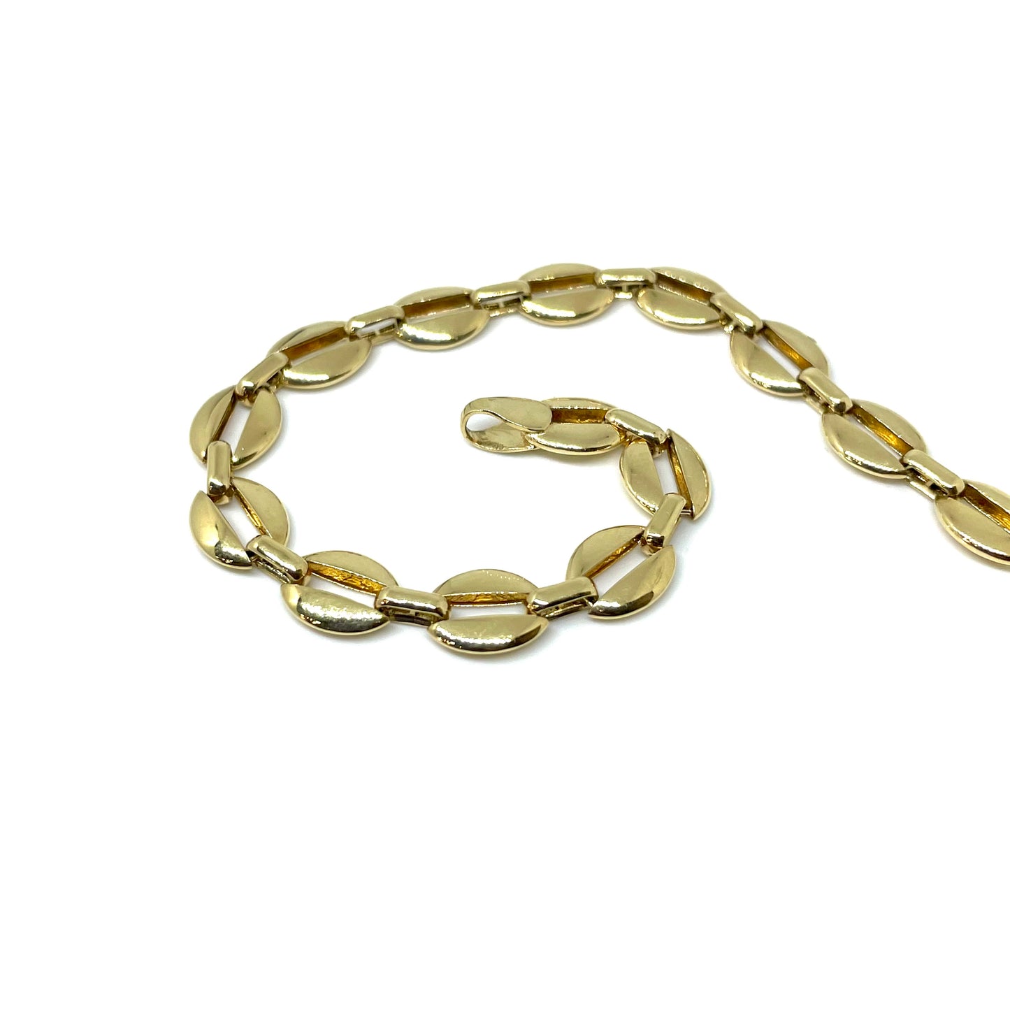 Statement Shell Chain Bracelet