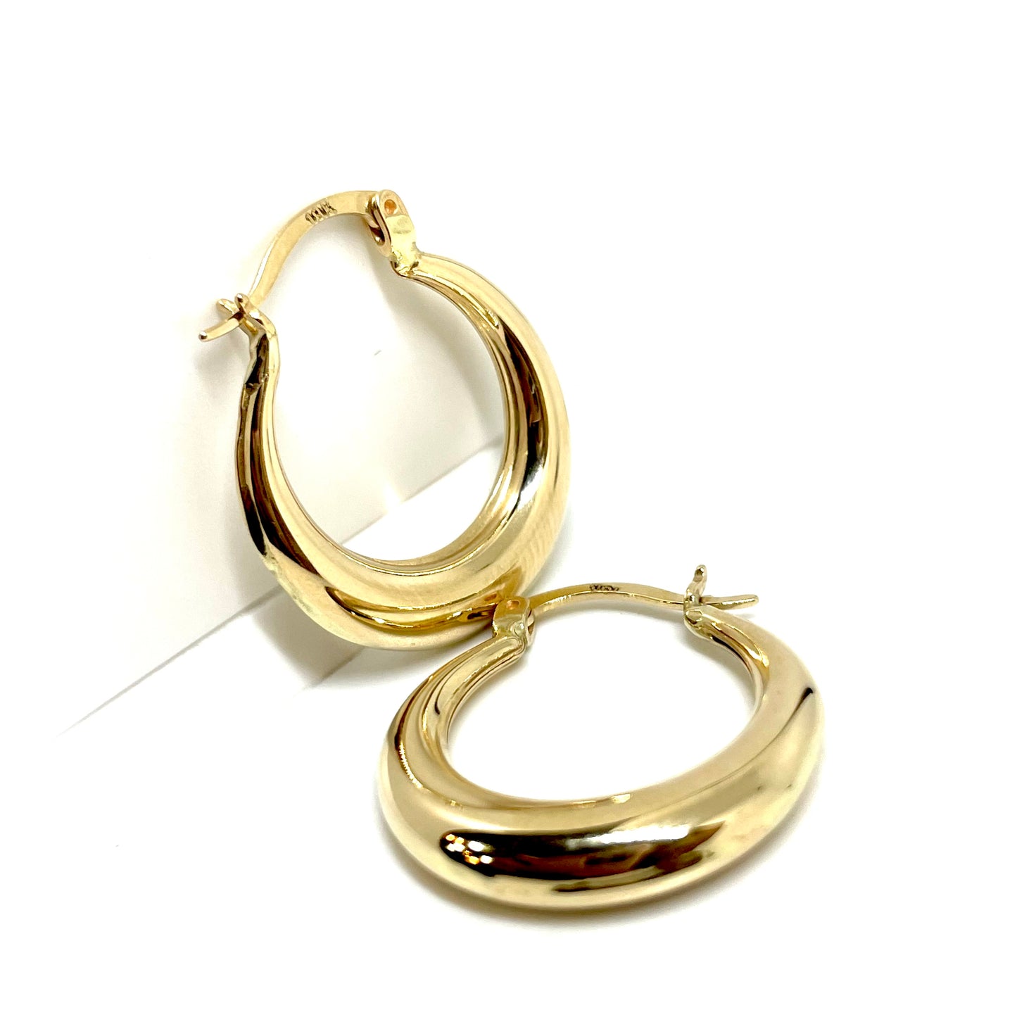 Sleek Bombé Hoop Earrings