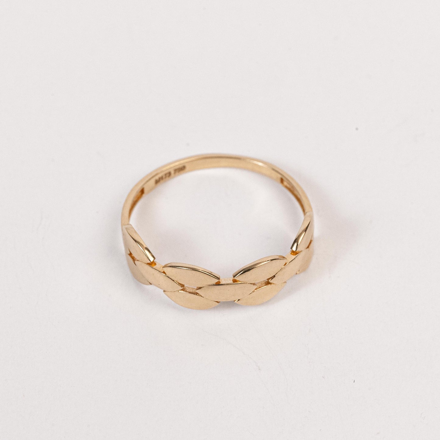 Clustered Leaves Ring