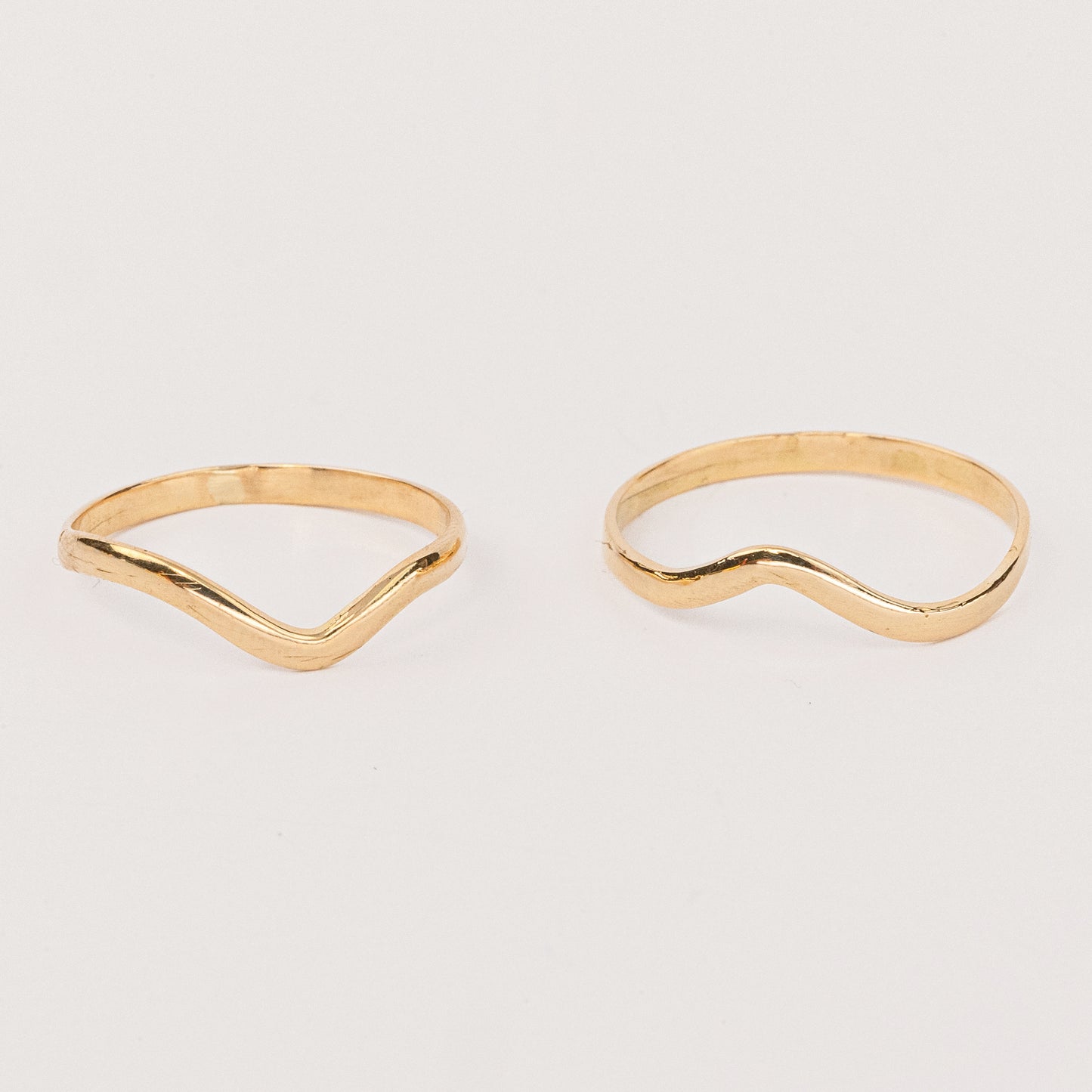Curved Minimal Ring