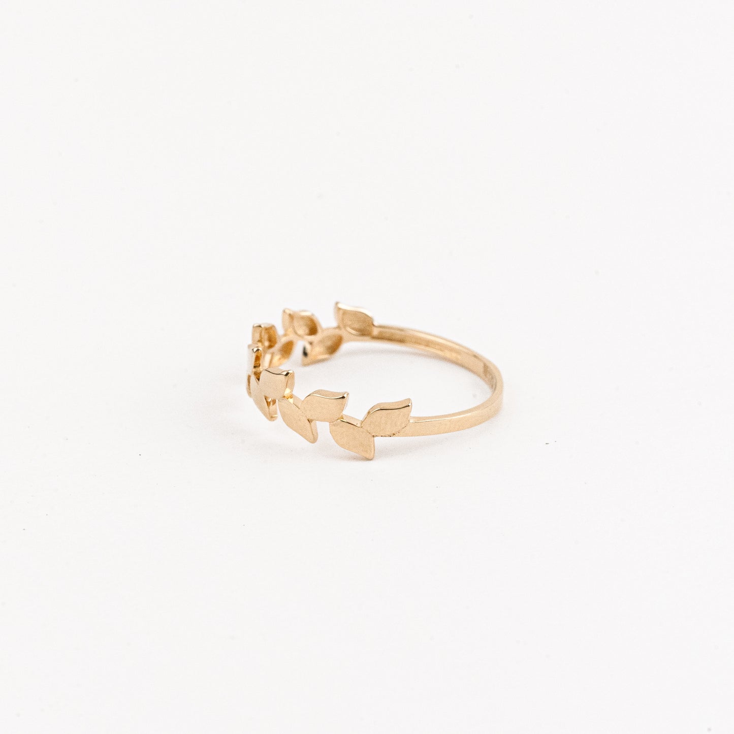 Simple Leaves Ring