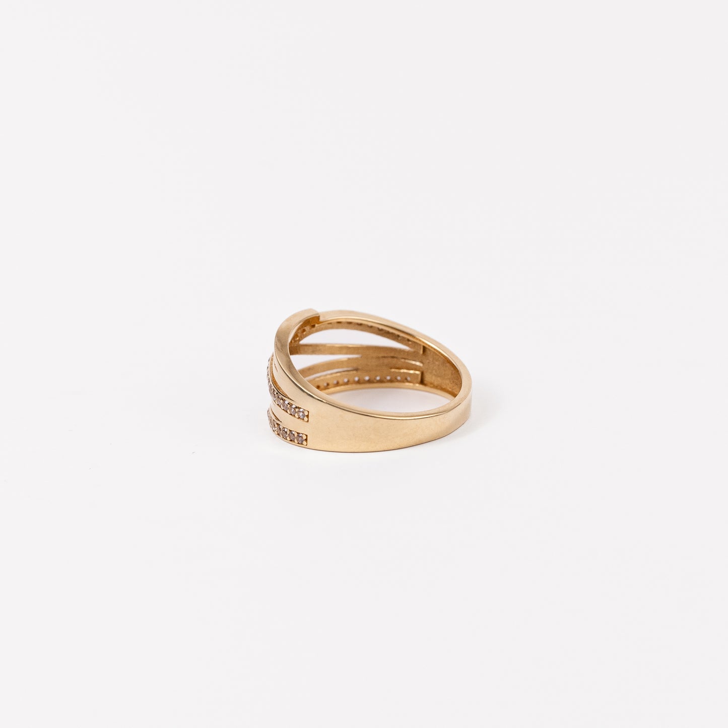 Elegant Curves Ring